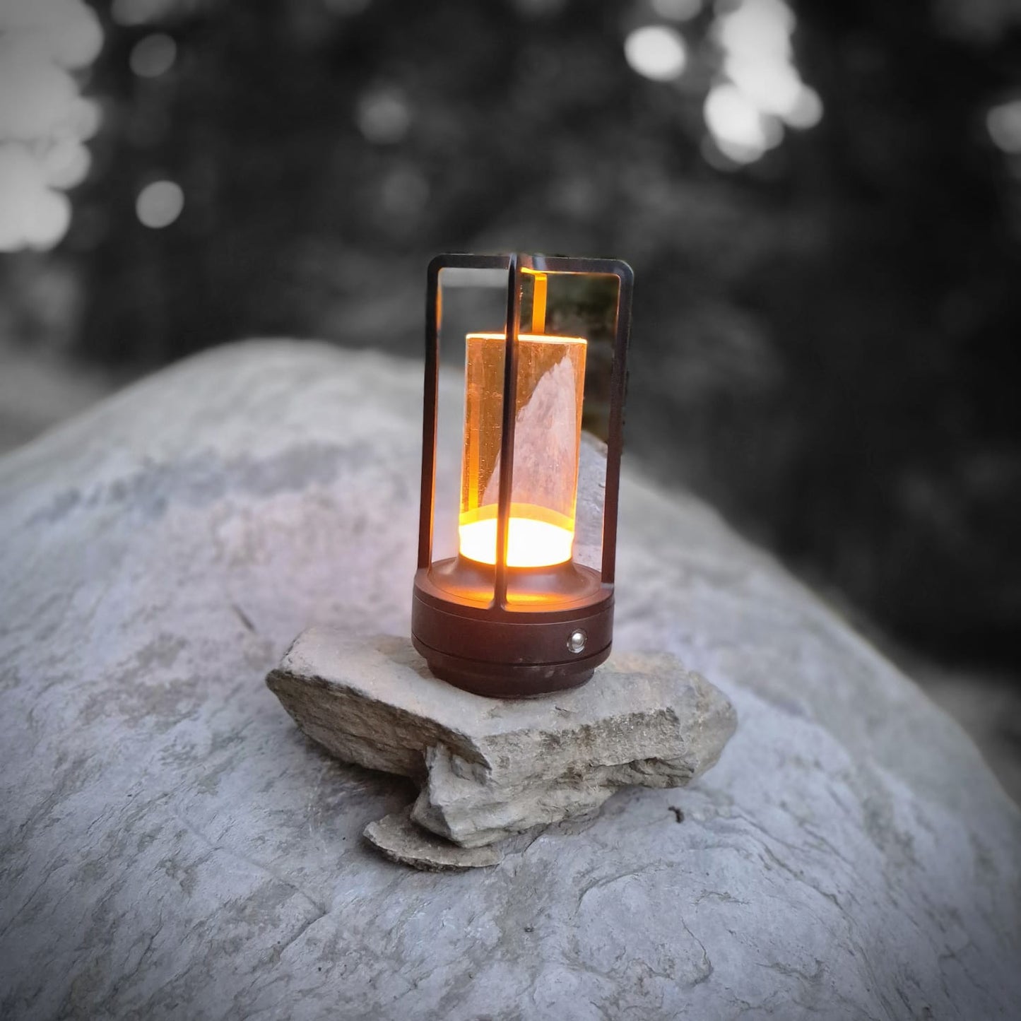 Dimmable USB Charging Table Lamp – 3 Farbmodi & Schnellladefunktion